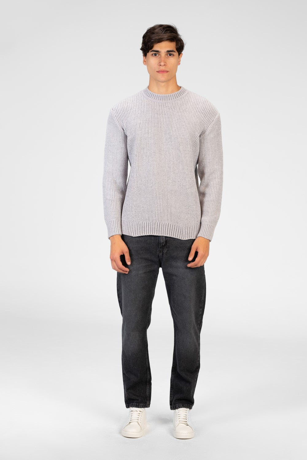 Men's Velvet Pullover With Round Neck And Long Sleeves