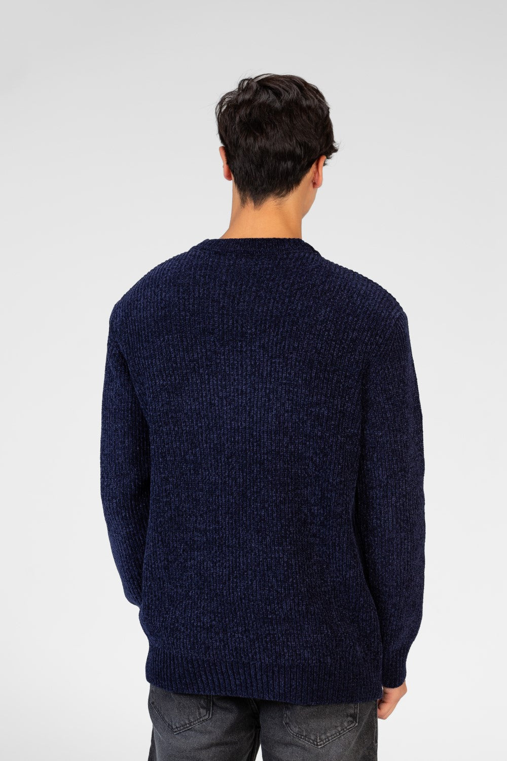 Men's Velvet Pullover With Round Neck And Long Sleeves