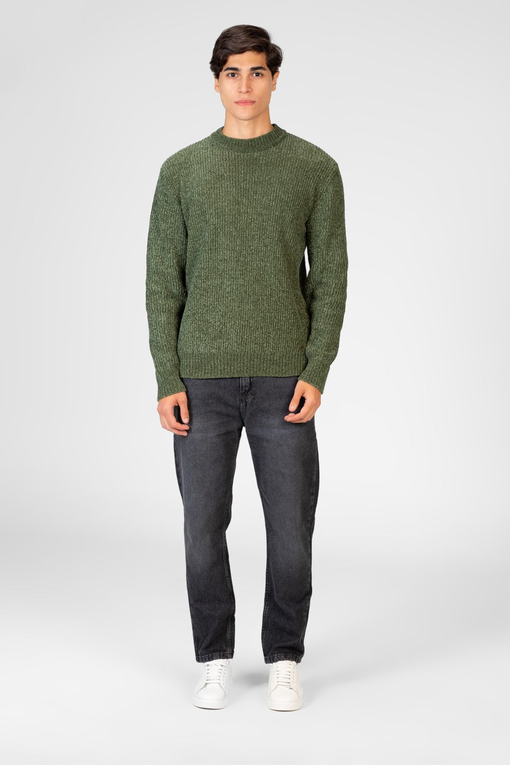 Men's Velvet Pullover With Round Neck And Long Sleeves