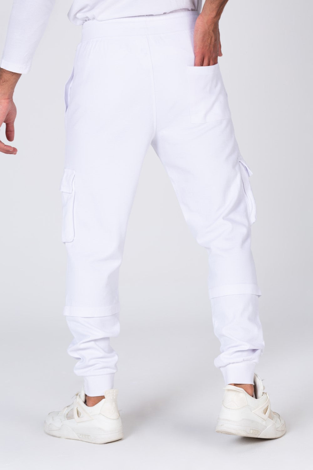 Mens Comfortable Sweatpants With Front Pockets And A Unique Cut