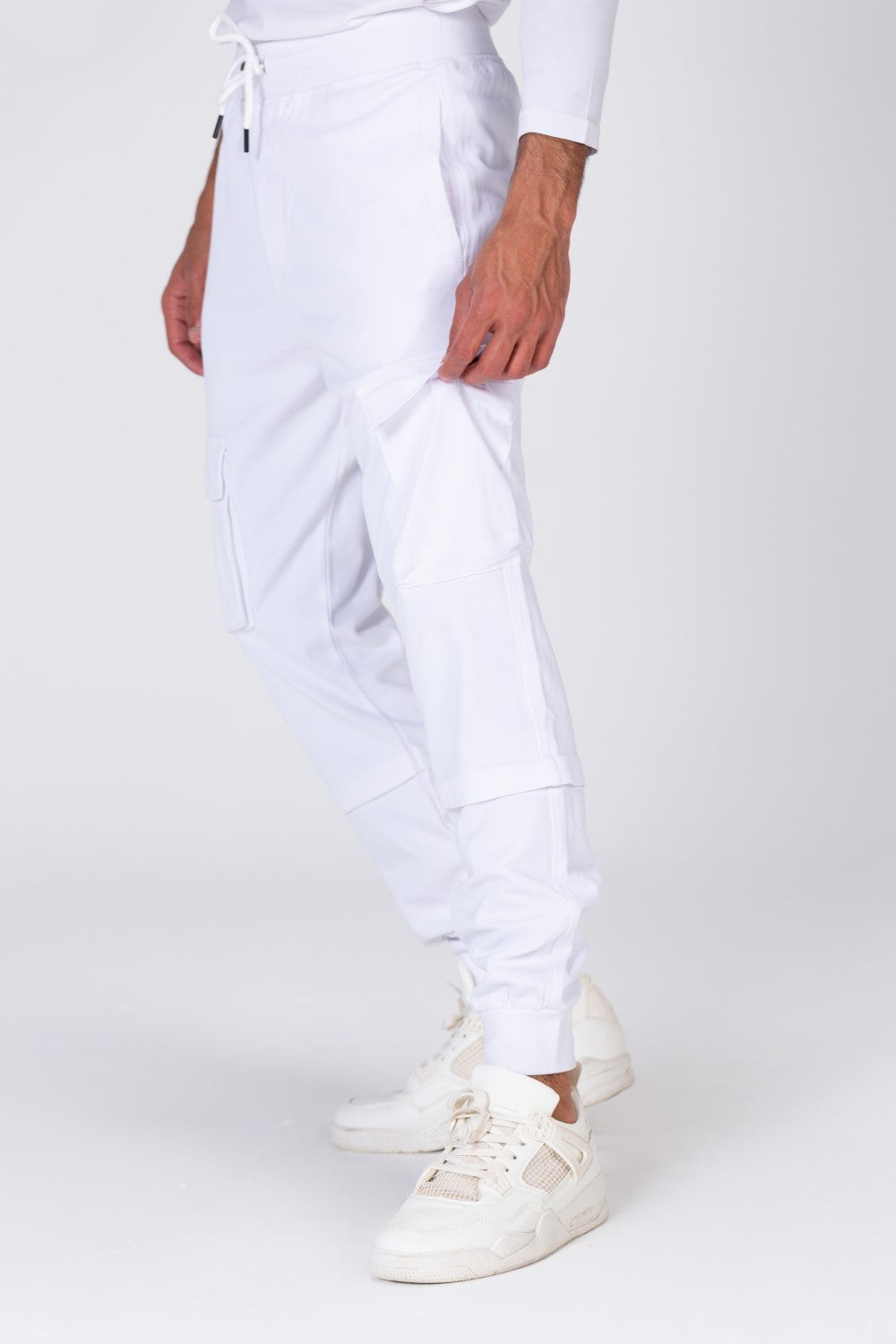 Mens Comfortable Sweatpants With Front Pockets And A Unique Cut
