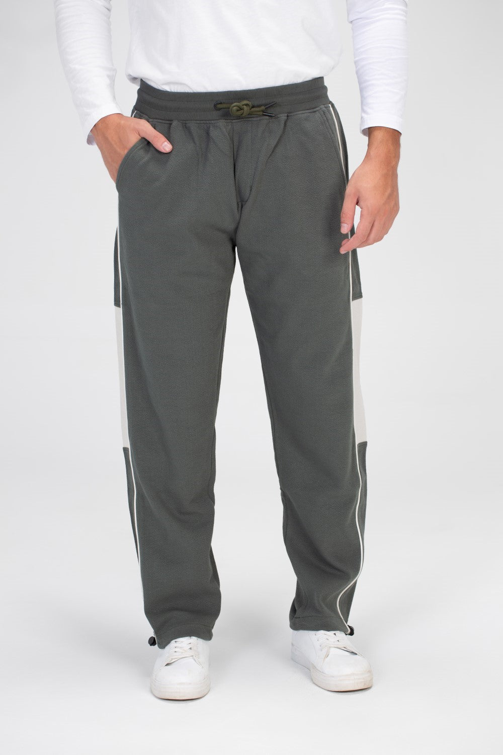 Men's Sweatpants With Elastic Waistband And A Modern Side Cut