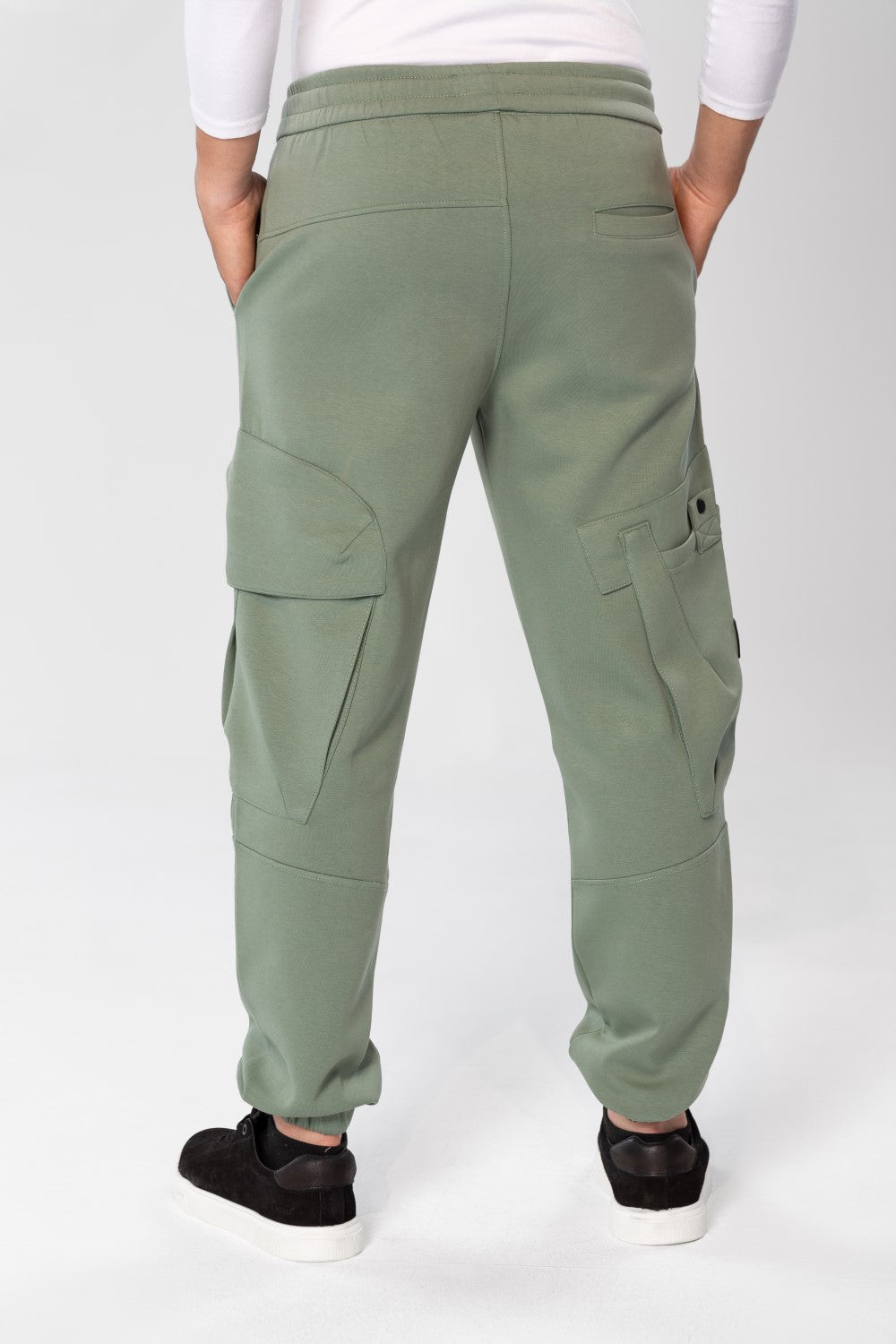 Men's Oversized Sweatpants With Drawstring In The Middle And Side Pockets