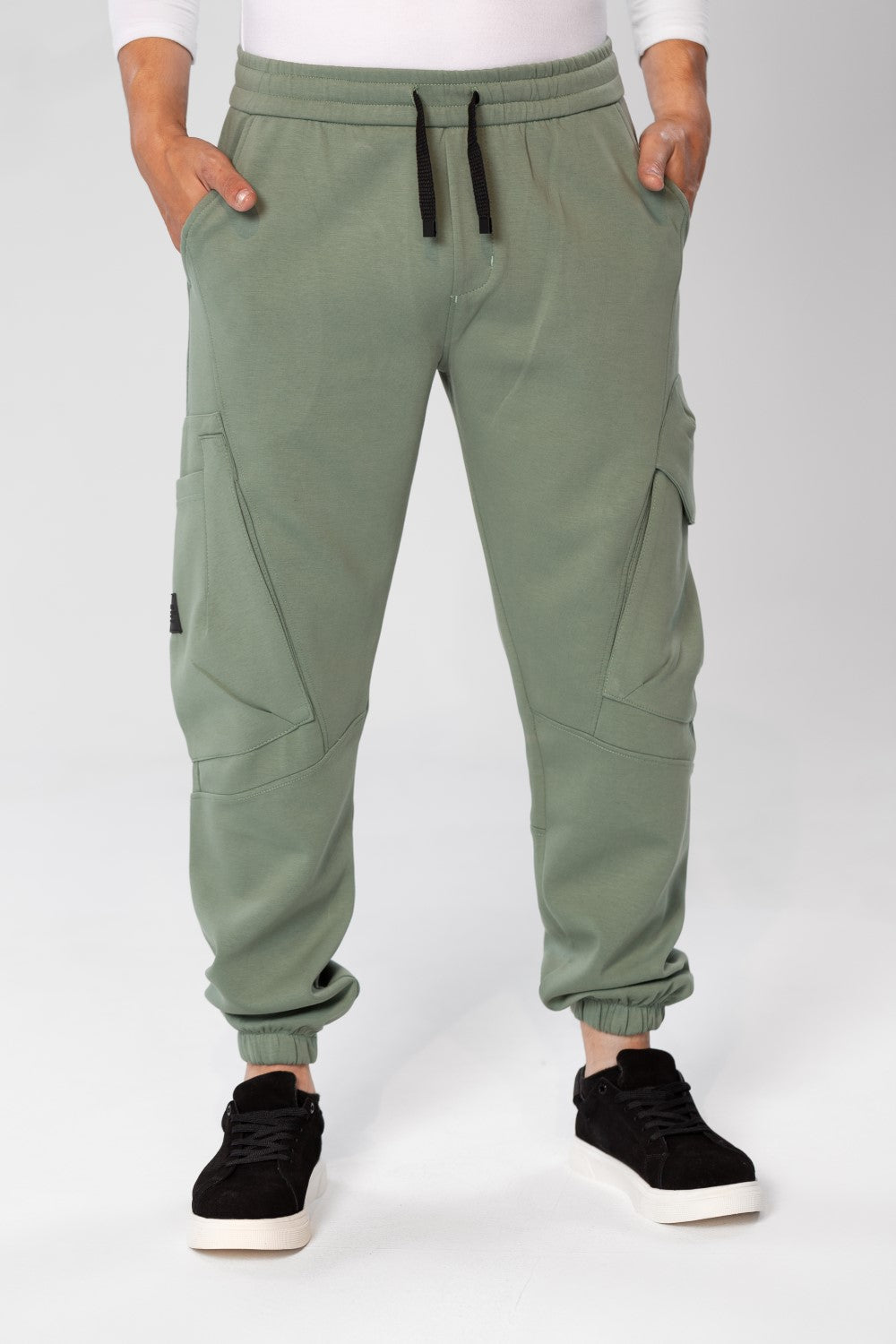 Men's Oversized Sweatpants With Drawstring In The Middle And Side Pockets