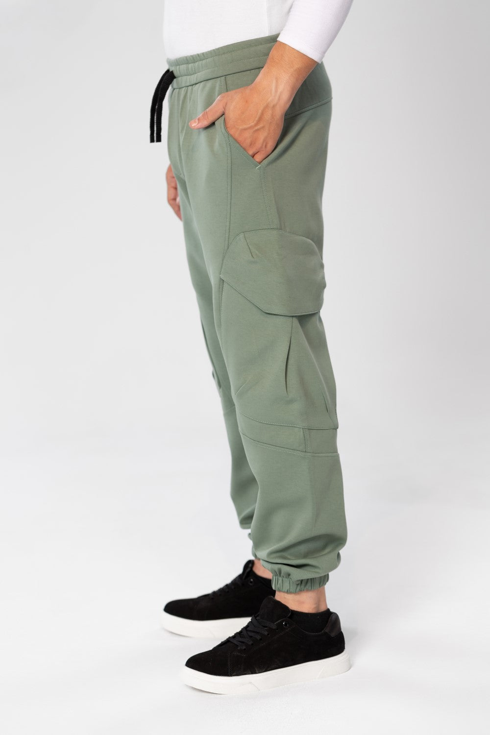 Men's Oversized Sweatpants With Drawstring In The Middle And Side Pockets