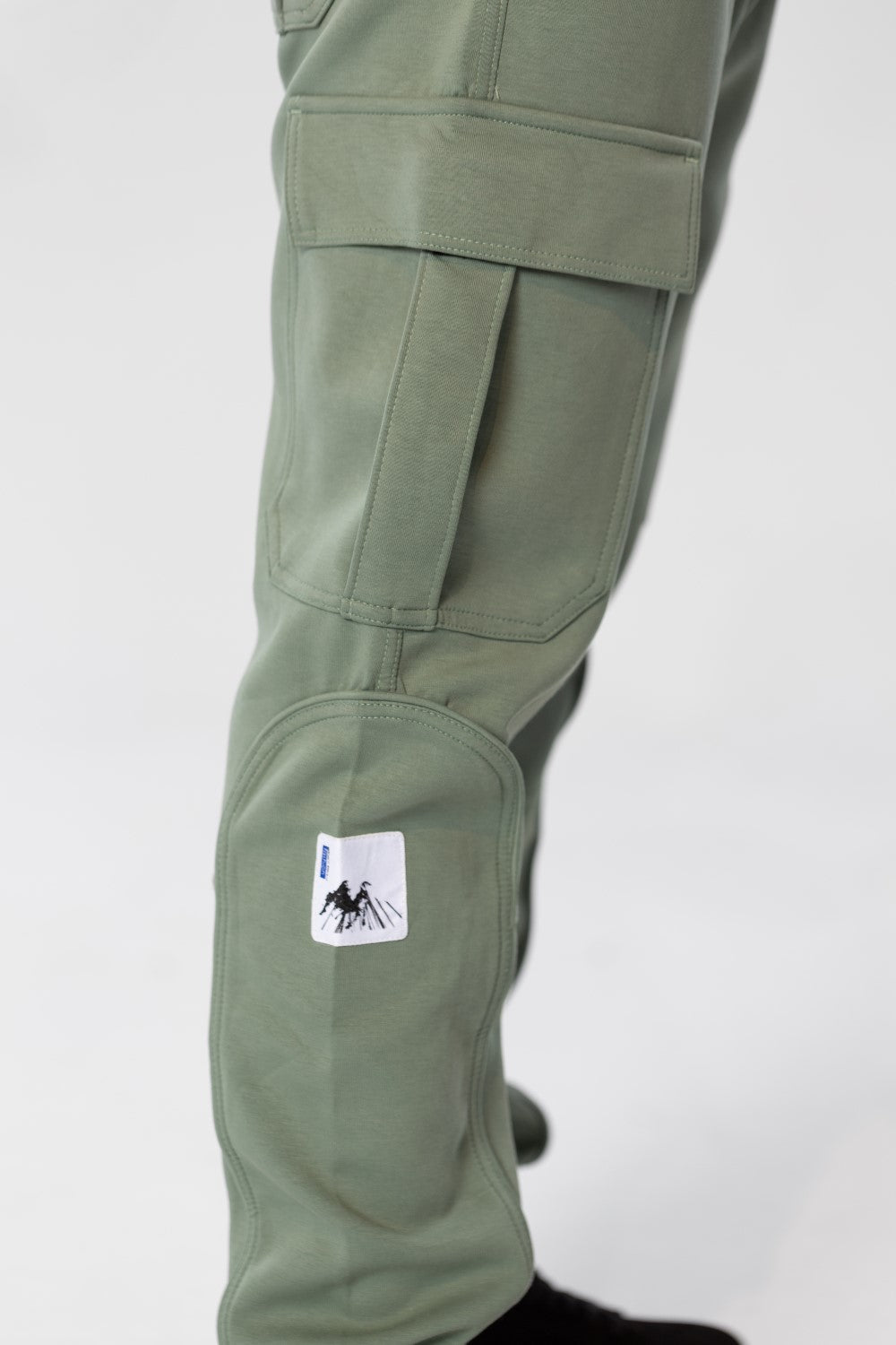 Men's Oversize Sweatpants With Side Pockets And An Elastic Band In The Middle