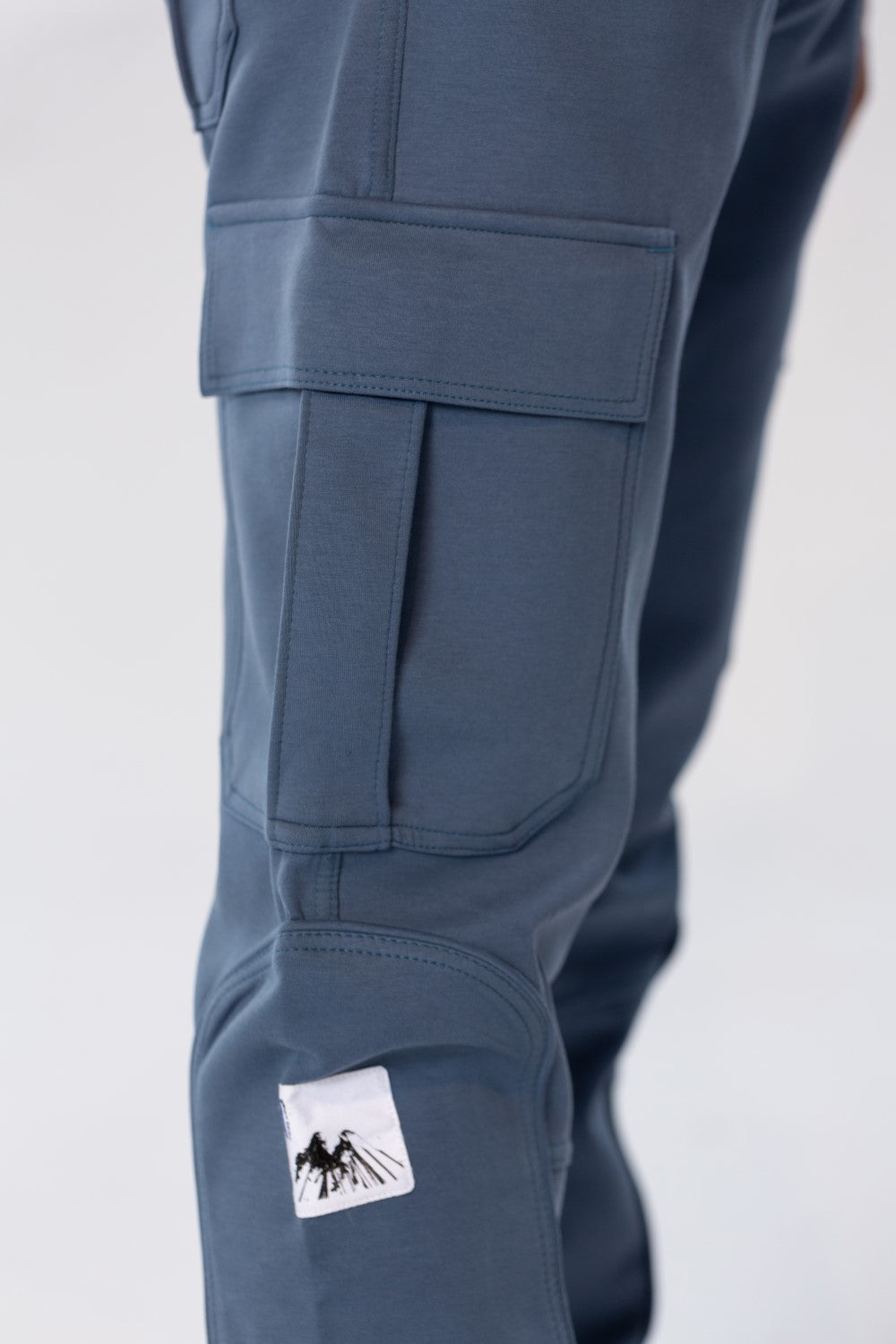 Men's Oversize Sweatpants With Side Pockets And An Elastic Band In The Middle