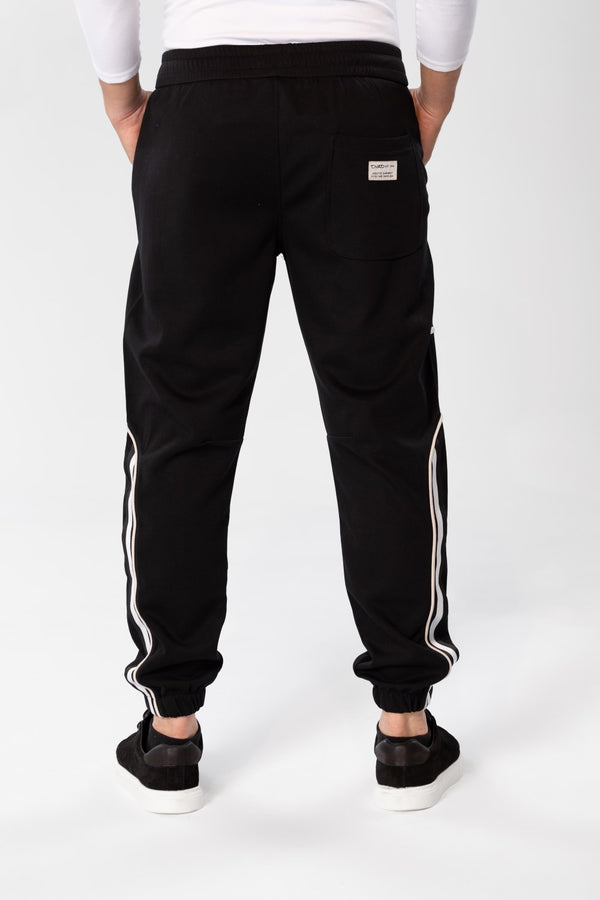 Men's Sweatpants With A Modern Fit And A Text Print On The Side