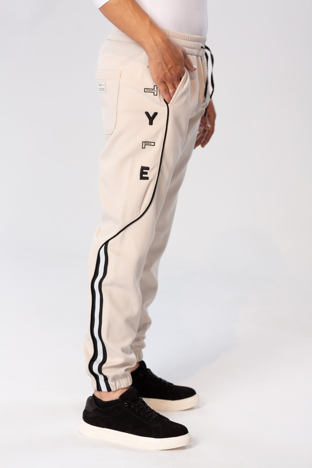 Men's Sweatpants With A Modern Fit And A Text Print On The Side