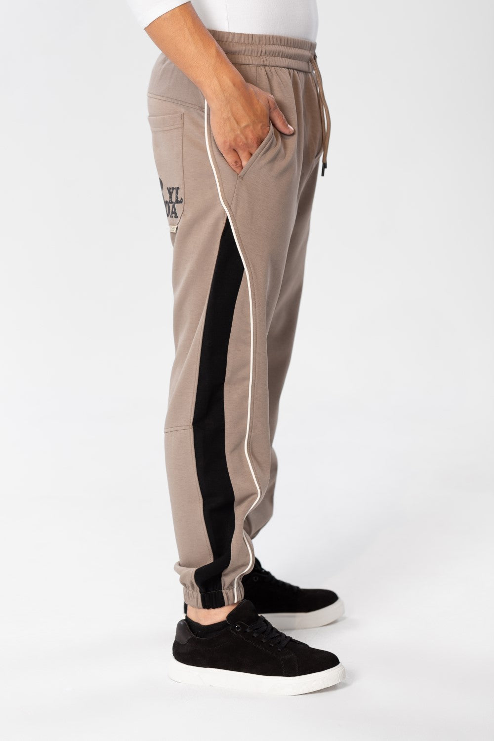 Men's Sweatpants With Elastic Waistband In The Middle And Different sides Color