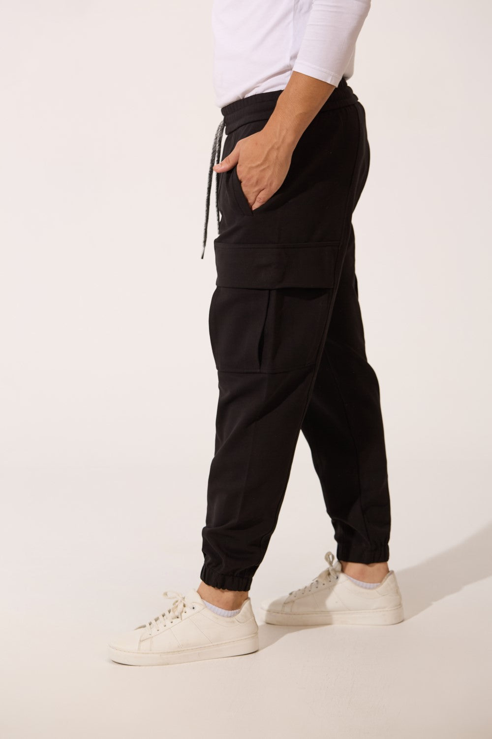 Men's Basic Oversized Sweatpants With Elastic Waistband And Side Pockets