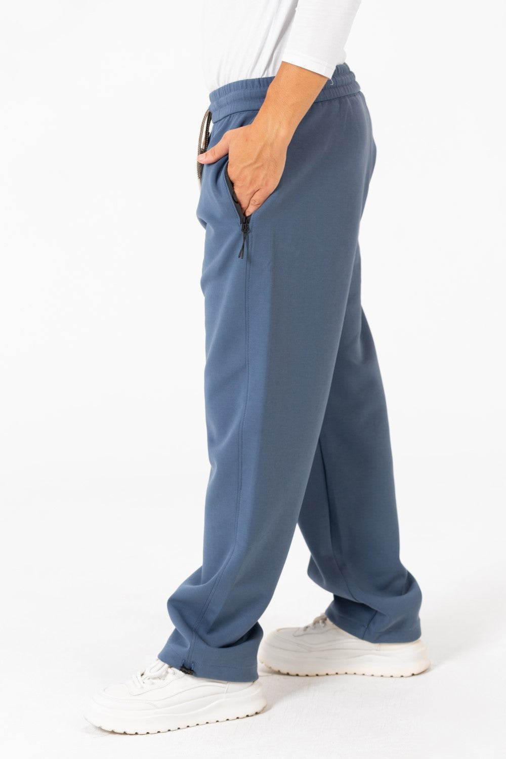 Men's Tomato Oversized Sweatpants With Elastic Waistband And Modern Zipper Pockets
