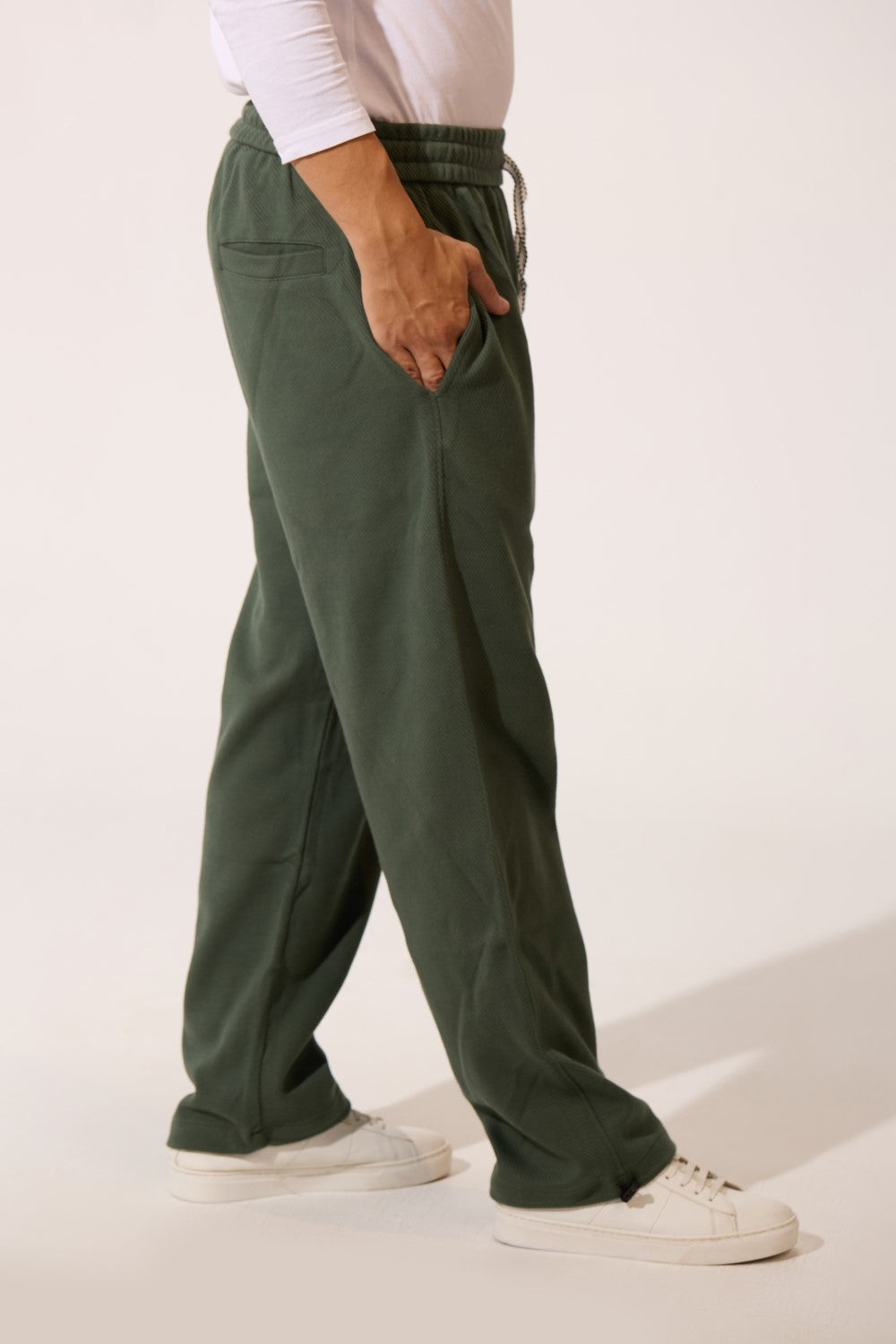 Men's Milton Wide Leg Sweatpants With Elastic Waistband And Back Pocket In Basic Colors