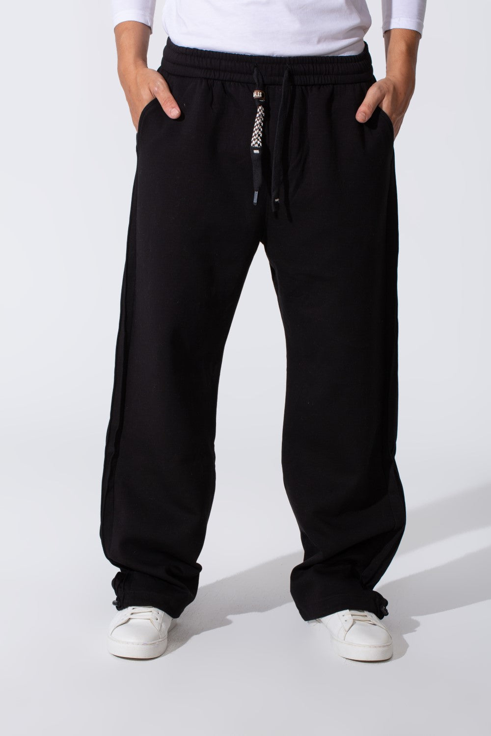Men's Basic Wide Leg Sweatpants With A Drawstring Waist And Back Pocket