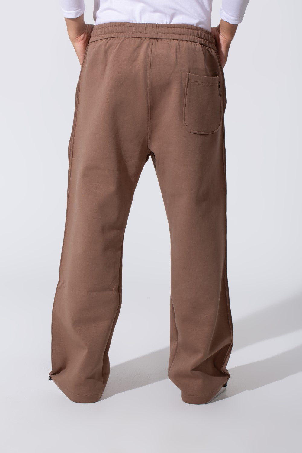 Men's Basic Wide Leg Sweatpants With A Drawstring Waist And Back Pocket