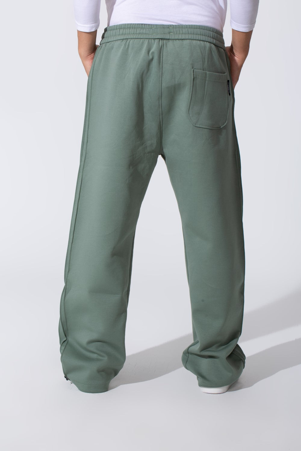 Men's Basic Wide Leg Sweatpants With A Drawstring Waist And Back Pocket