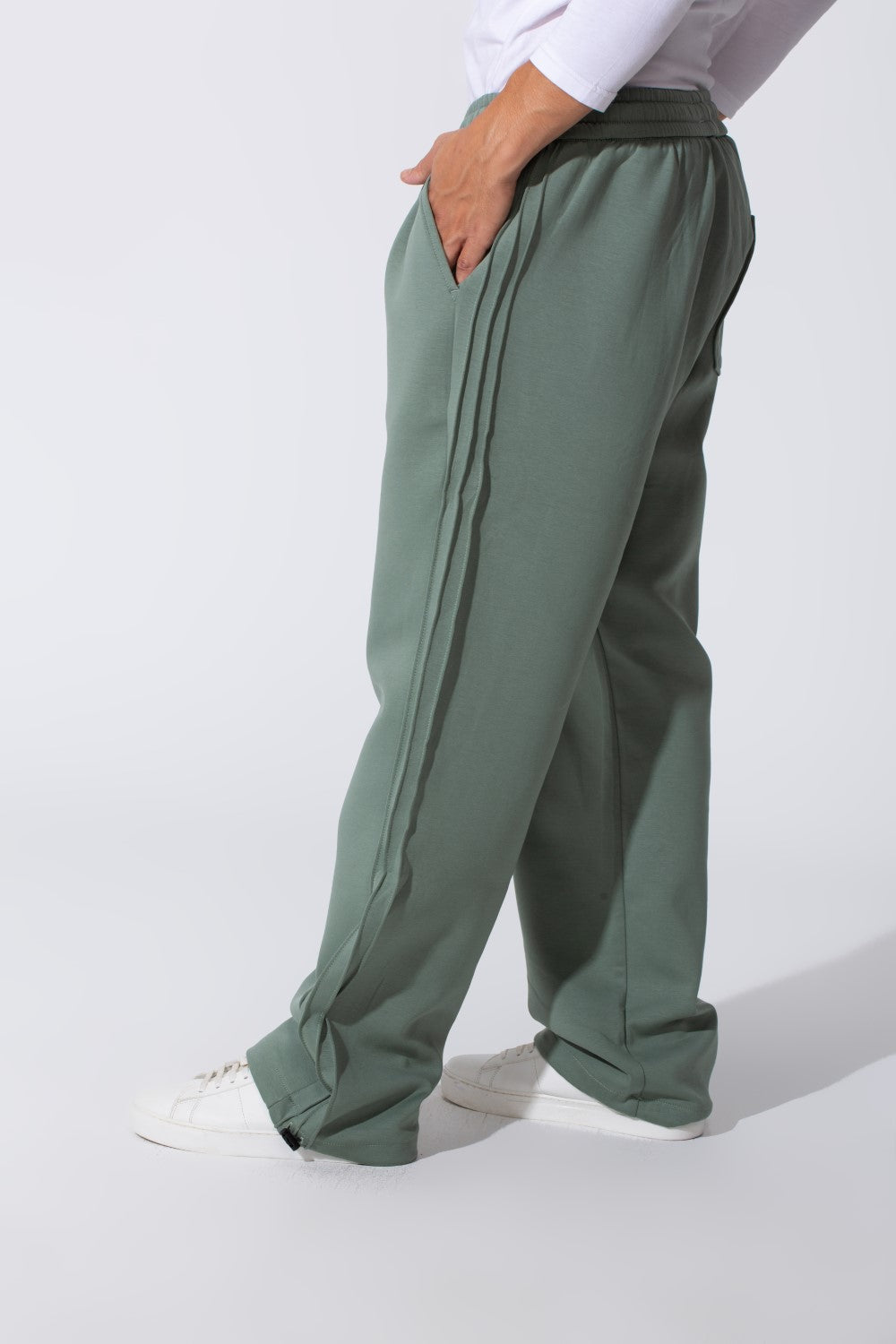 Men's Basic Wide Leg Sweatpants With A Drawstring Waist And Back Pocket