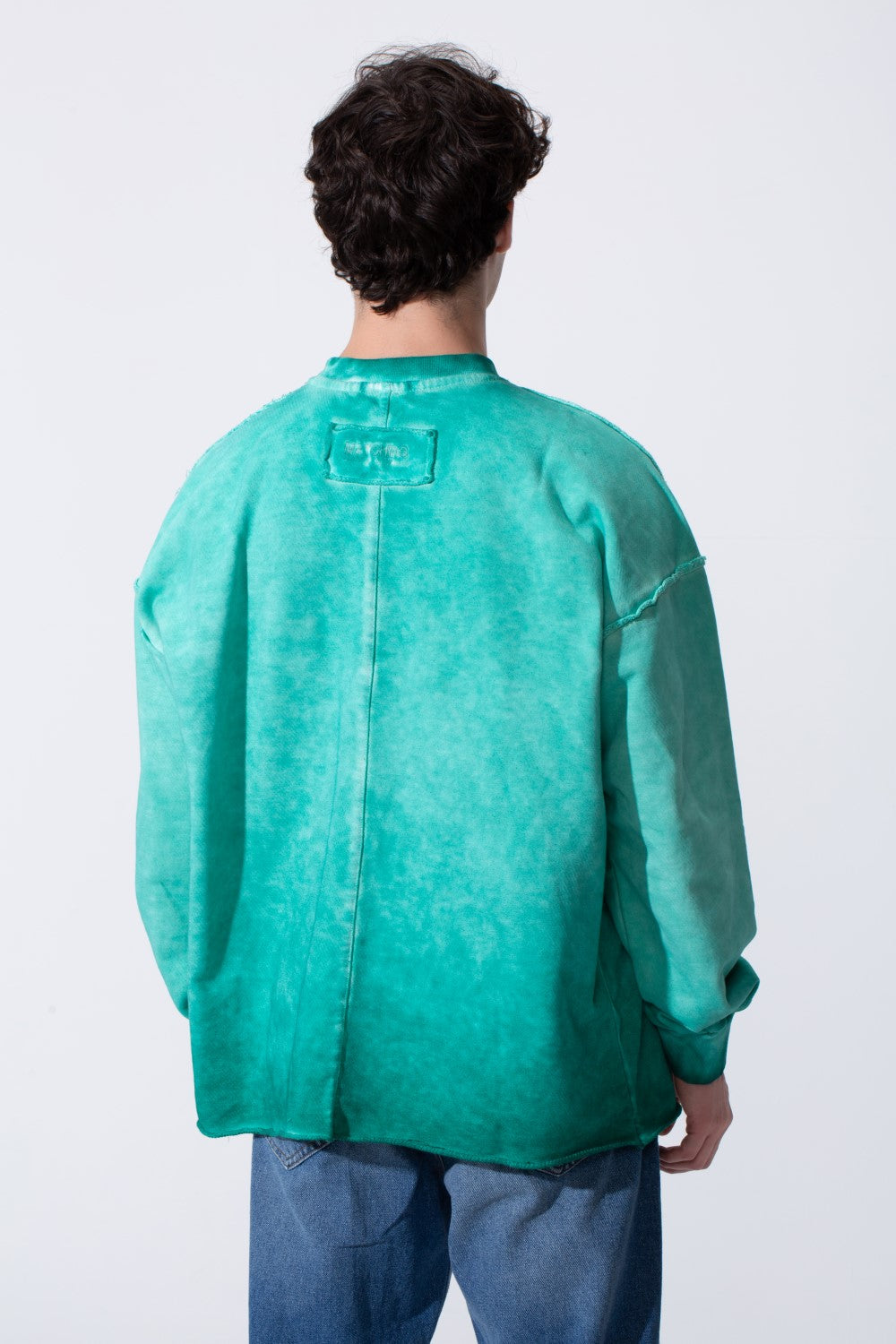 Men's Oversized Washed Sweatshirt With A Round Neck And Long Sleeves