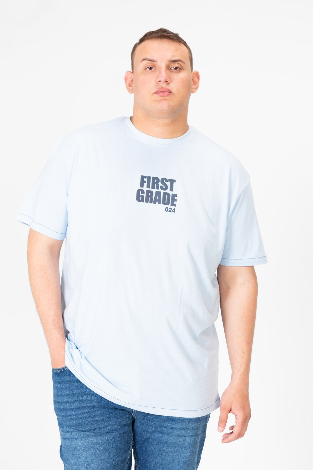 تي شيرت رجالي مطبوع بأكمام قصيرة ومقاس كبير