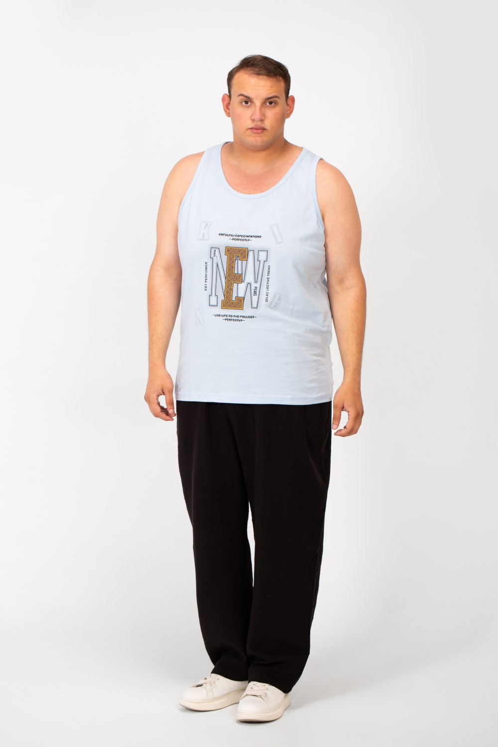 تي شيرت رجالي صيفي كبير الحجم بطبعة أمامية وقطعة عصرية