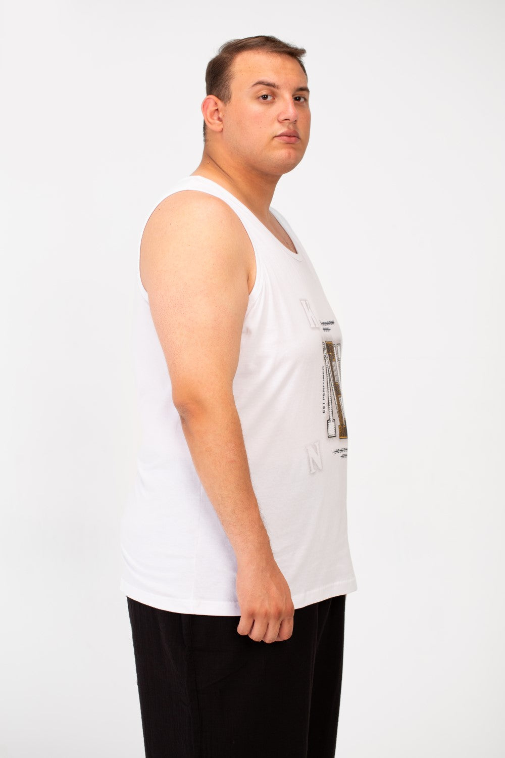 تي شيرت رجالي صيفي كبير الحجم بطبعة أمامية وقطعة عصرية