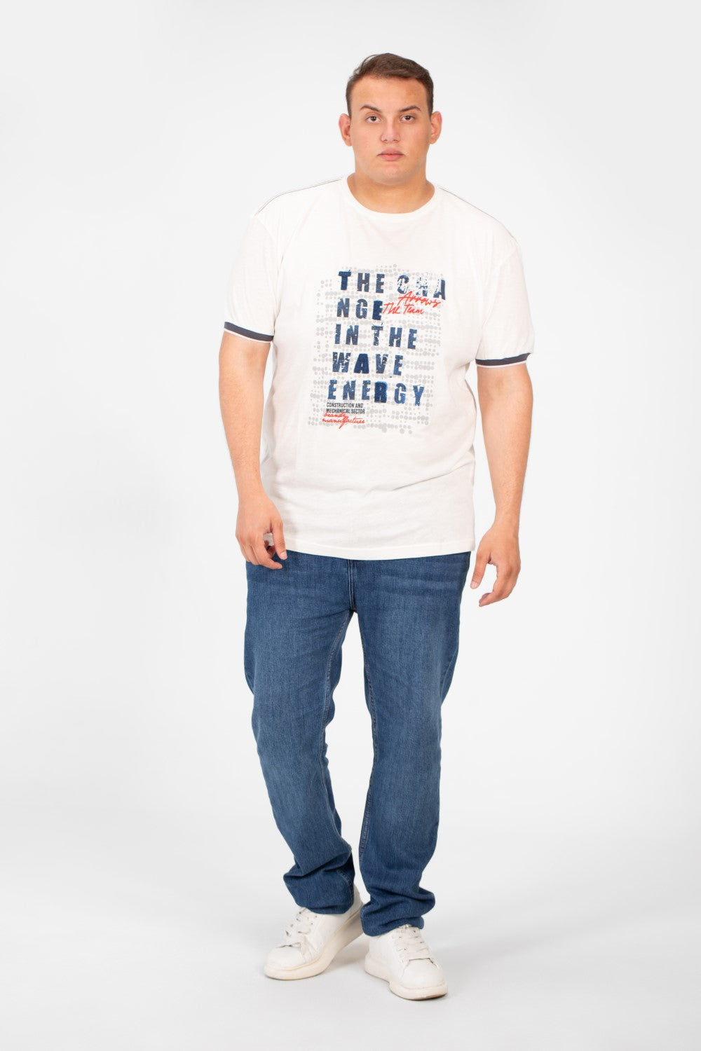 تي شيرت رجالي كبير الحجم برقبة دائرية وطبعة أمامية وأكمام قصيرة