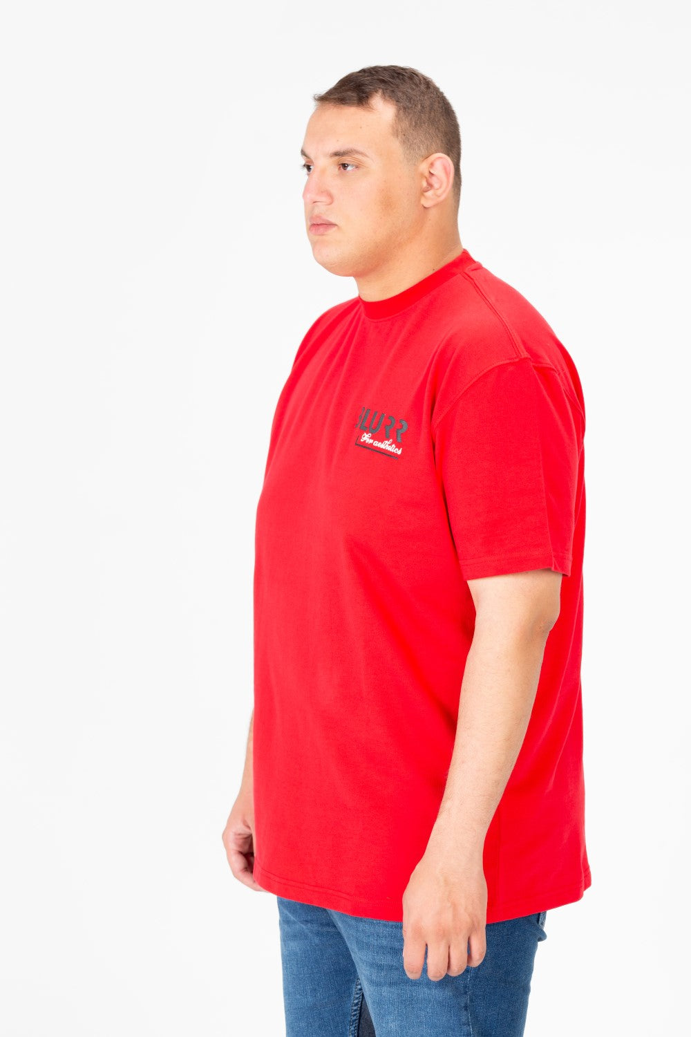 تي شيرت رجالي كبير الحجم برقبة دائرية مع طباعة نصية