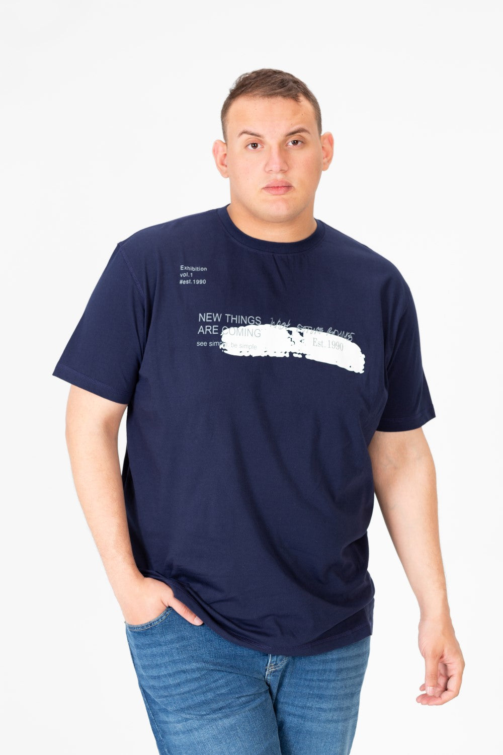 تي شيرت رجالي مطبوع برقبة دائرية ومقاس كبير