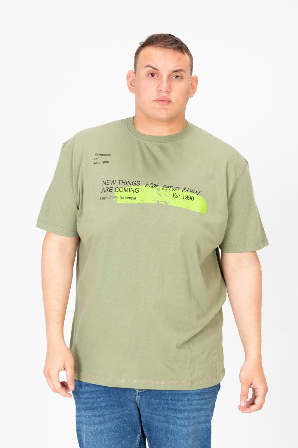 تي شيرت رجالي مطبوع برقبة دائرية ومقاس كبير