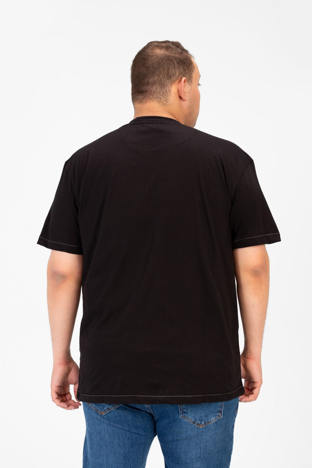 تي شيرت رجالي كبير الحجم بطبعة أمامية كاملة وأكمام قصيرة