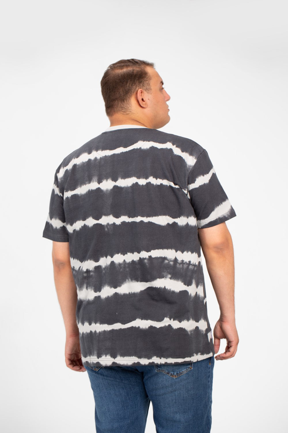 تي شيرت جاكار رجالي كبير الحجم بأكمام قصيرة ورقبة دائرية وتصميم عصري