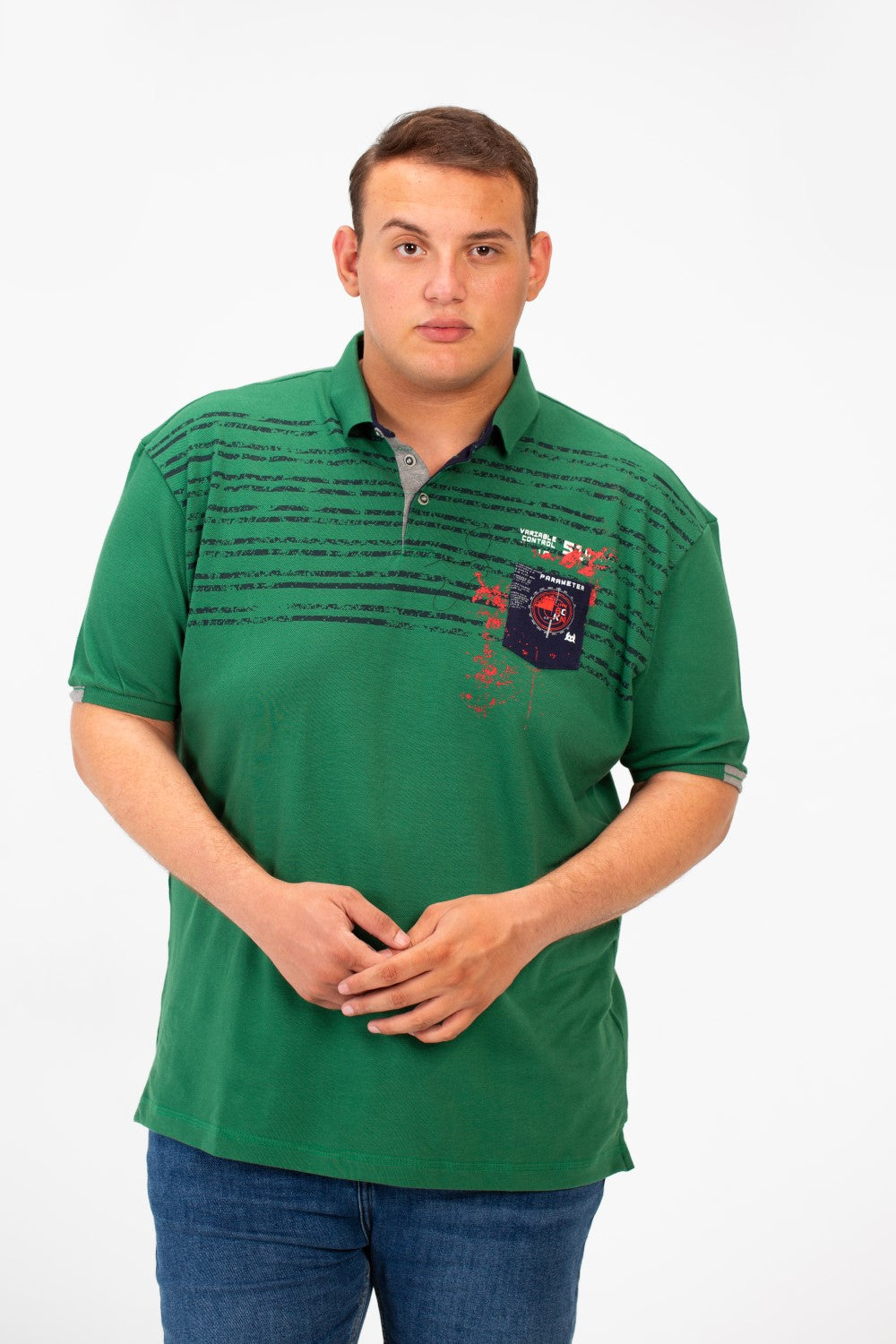 تي شيرت بولو رجالي كبير الحجم بأكمام قصيرة وطبعة أمامية وجيب