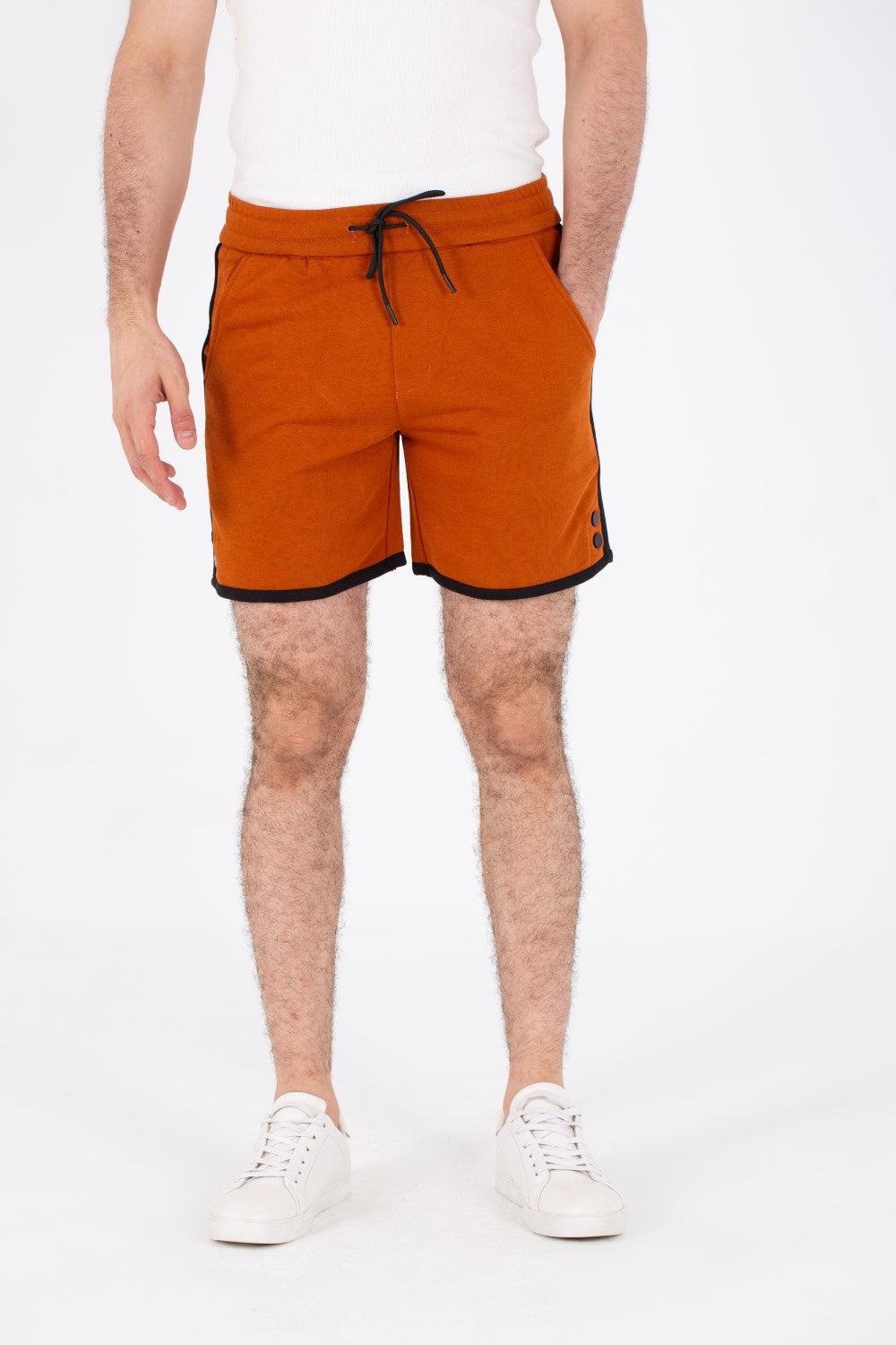 شورت ميلتون رجالي بخصر مطاطي وجيوب أمامية وخلفية