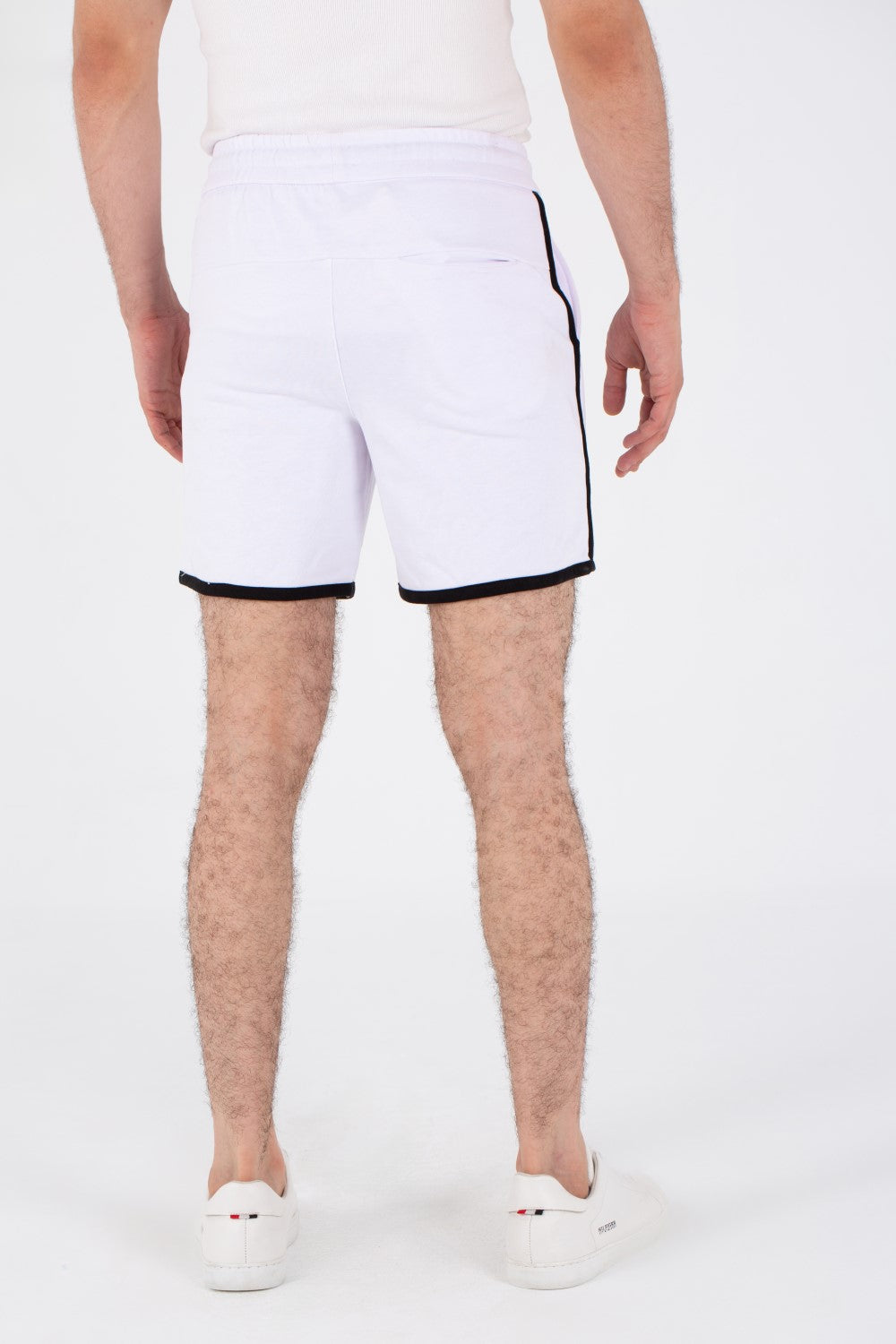 شورت ميلتون رجالي بخصر مطاطي وجيوب أمامية وخلفية