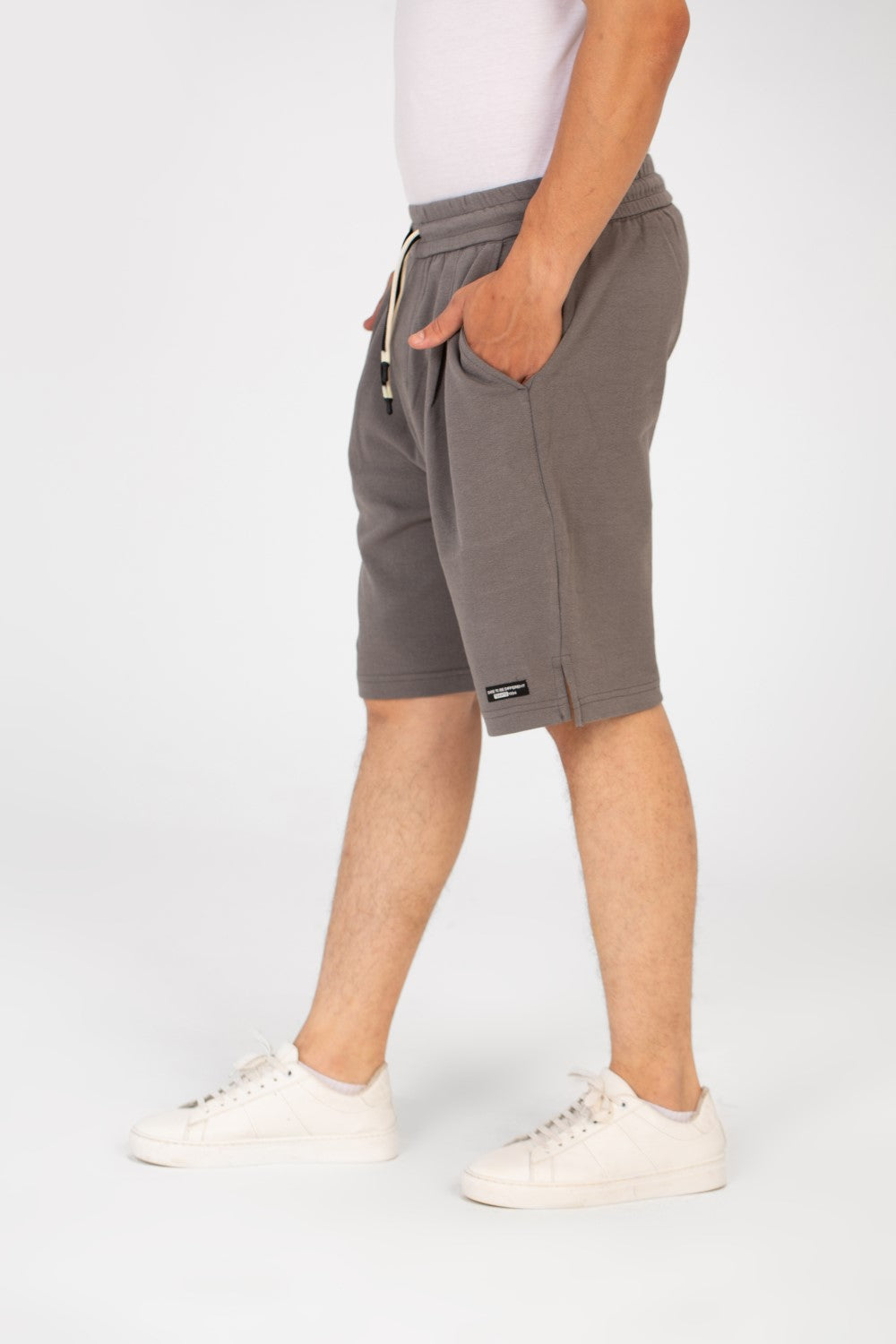 شورت ميلتون Tomato للرجال مع خصر مطاطي وجيوب