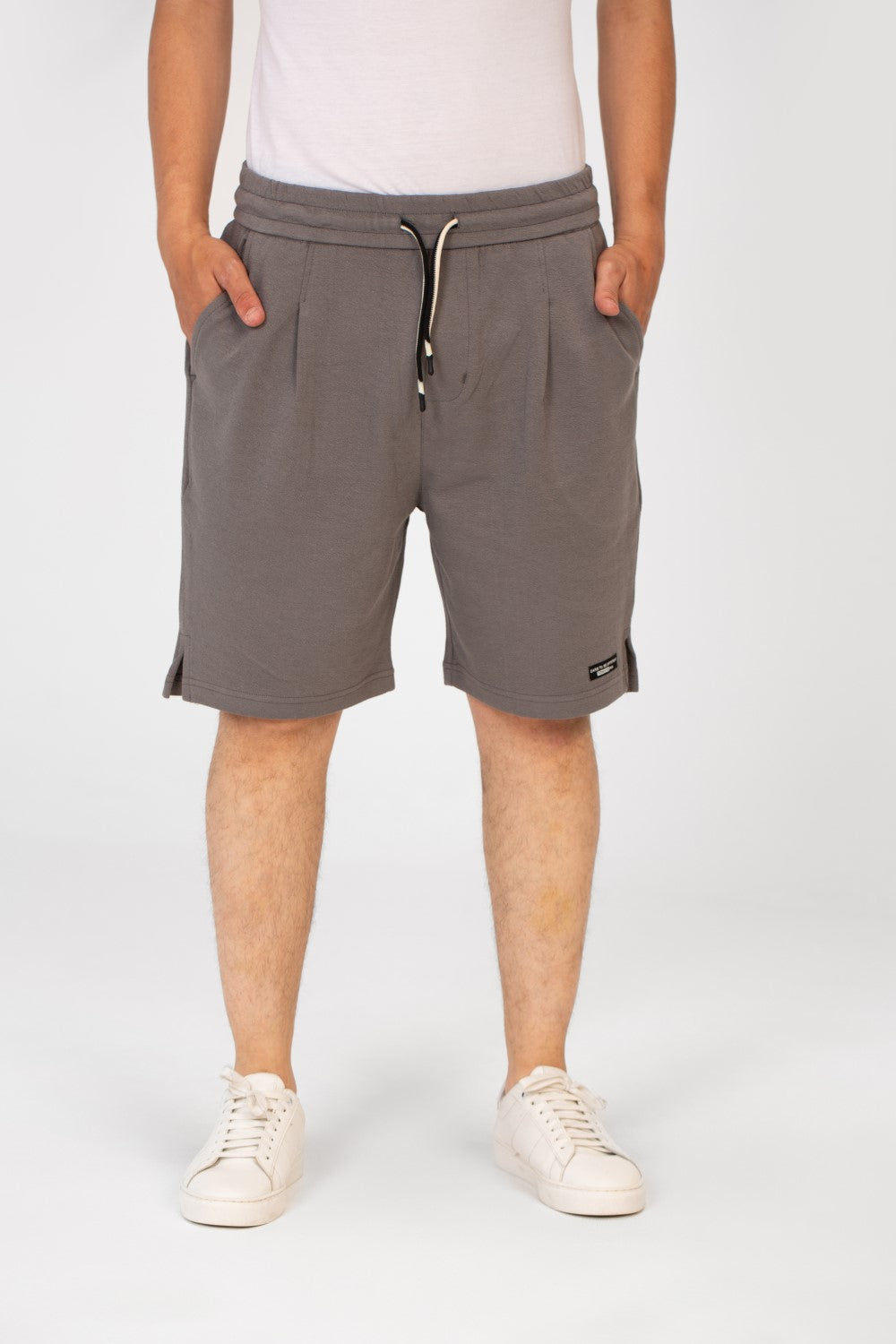 شورت ميلتون Tomato للرجال مع خصر مطاطي وجيوب