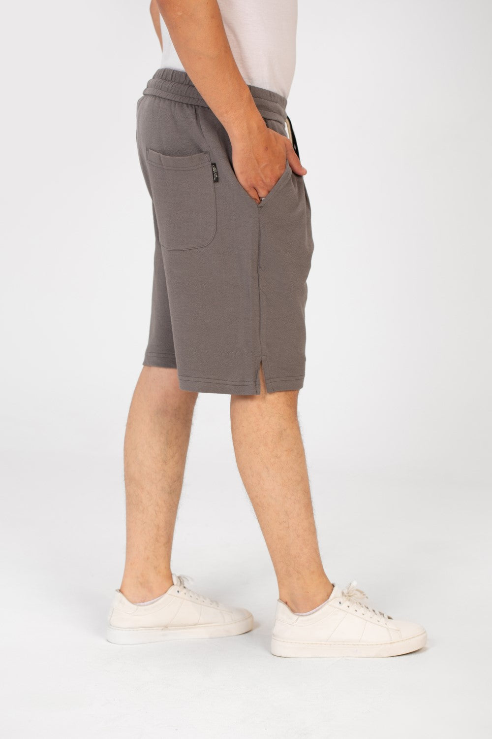 شورت ميلتون Tomato للرجال مع خصر مطاطي وجيوب