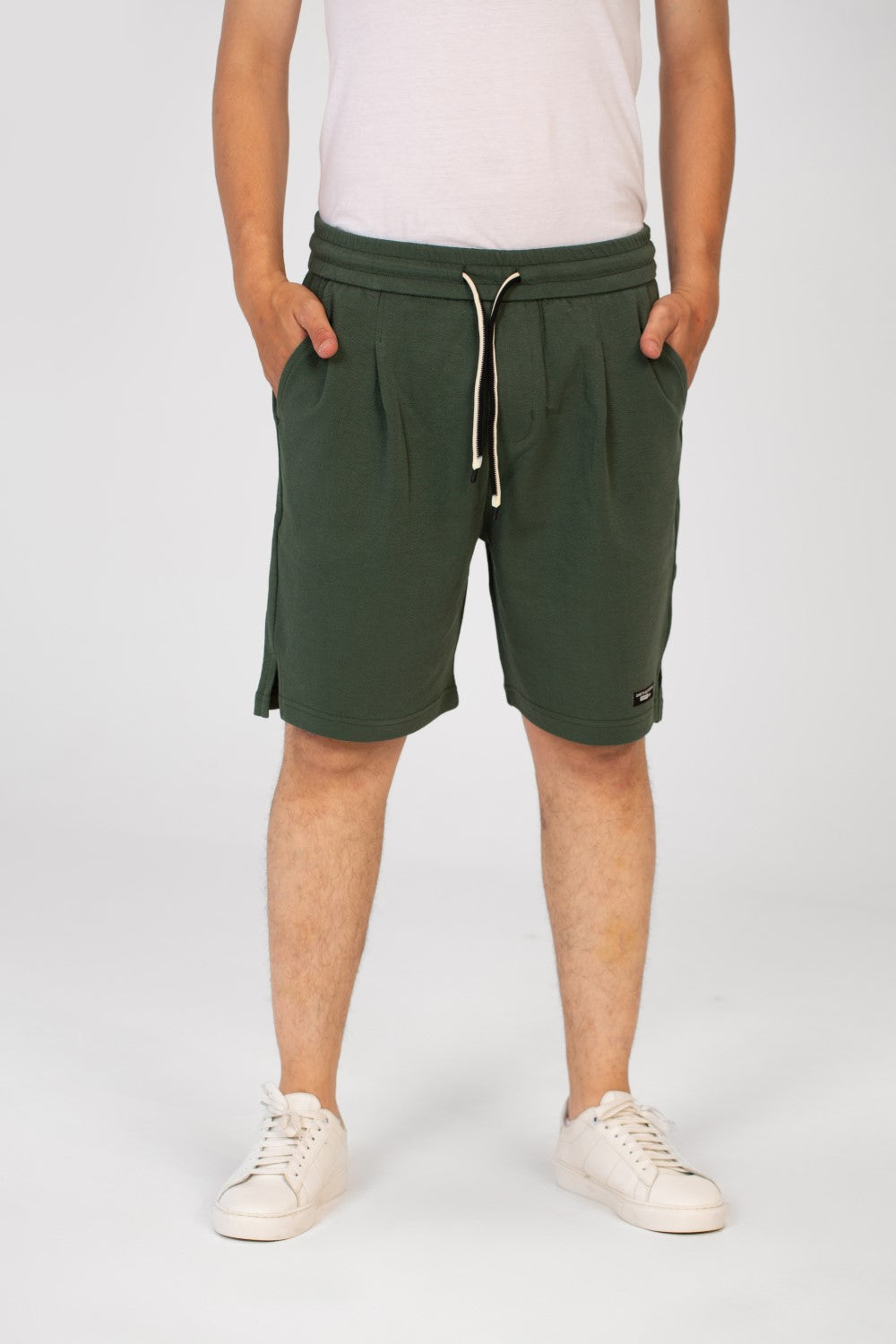 شورت ميلتون Tomato للرجال مع خصر مطاطي وجيوب