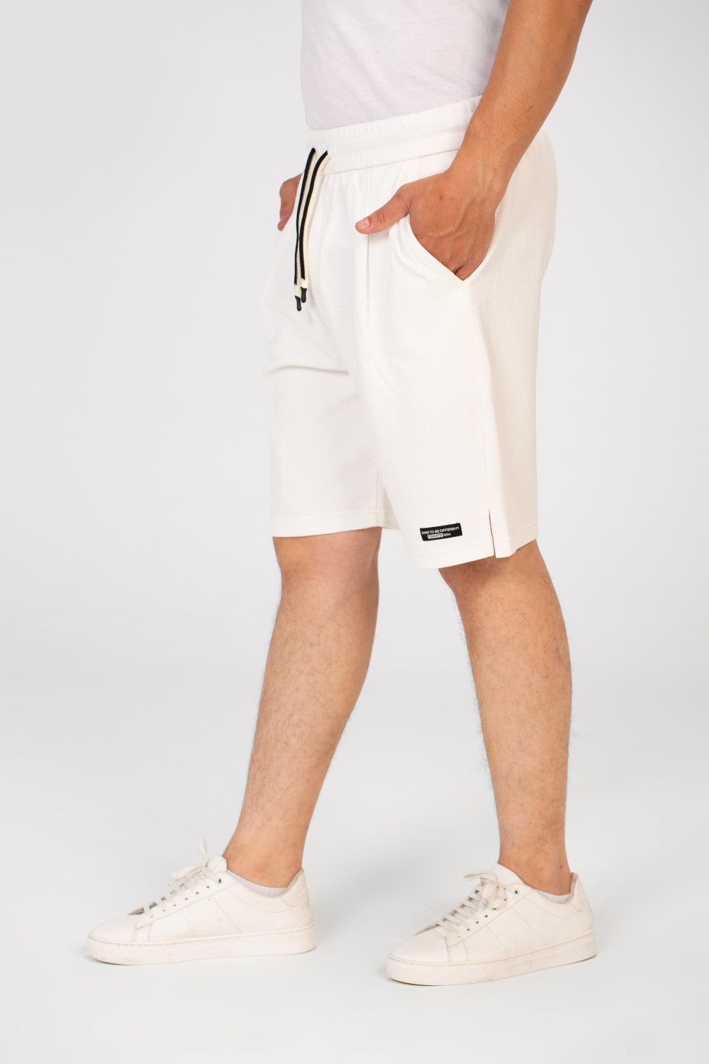 شورت ميلتون Tomato للرجال مع خصر مطاطي وجيوب