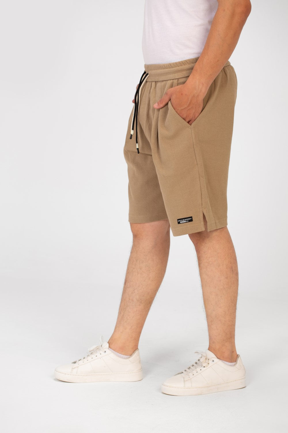 شورت ميلتون Tomato للرجال مع خصر مطاطي وجيوب