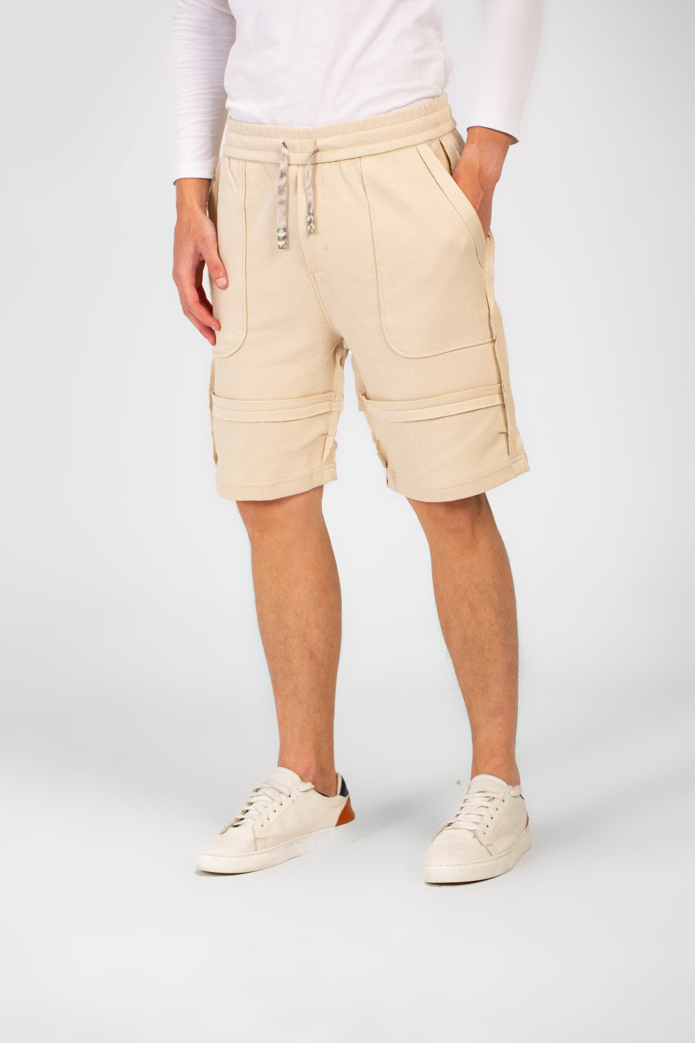 شورت ميلتون للرجال بقصة عصرية مع خصر مطاطي وجيوب