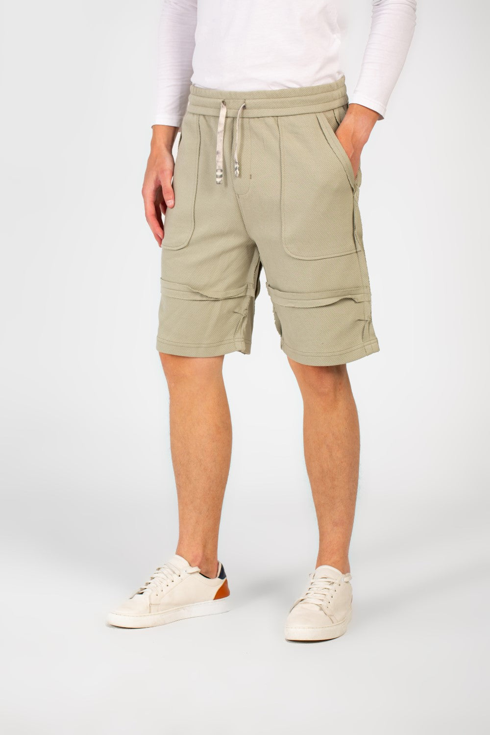 شورت ميلتون للرجال بقصة عصرية مع خصر مطاطي وجيوب
