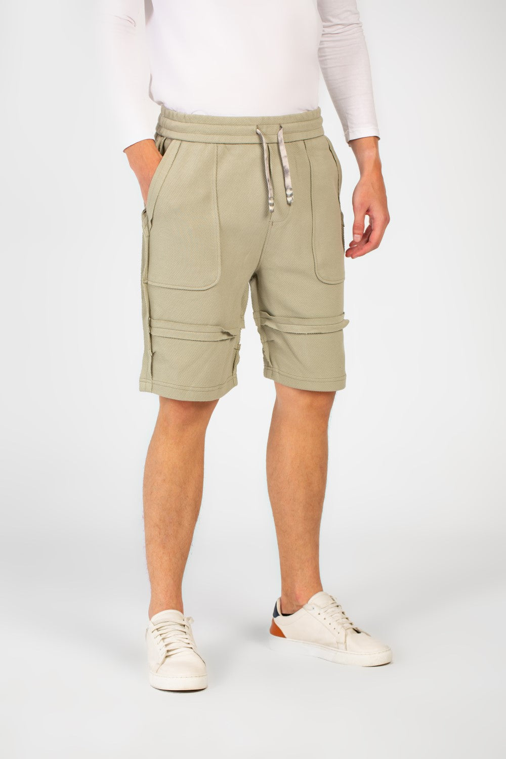 شورت ميلتون للرجال بقصة عصرية مع خصر مطاطي وجيوب