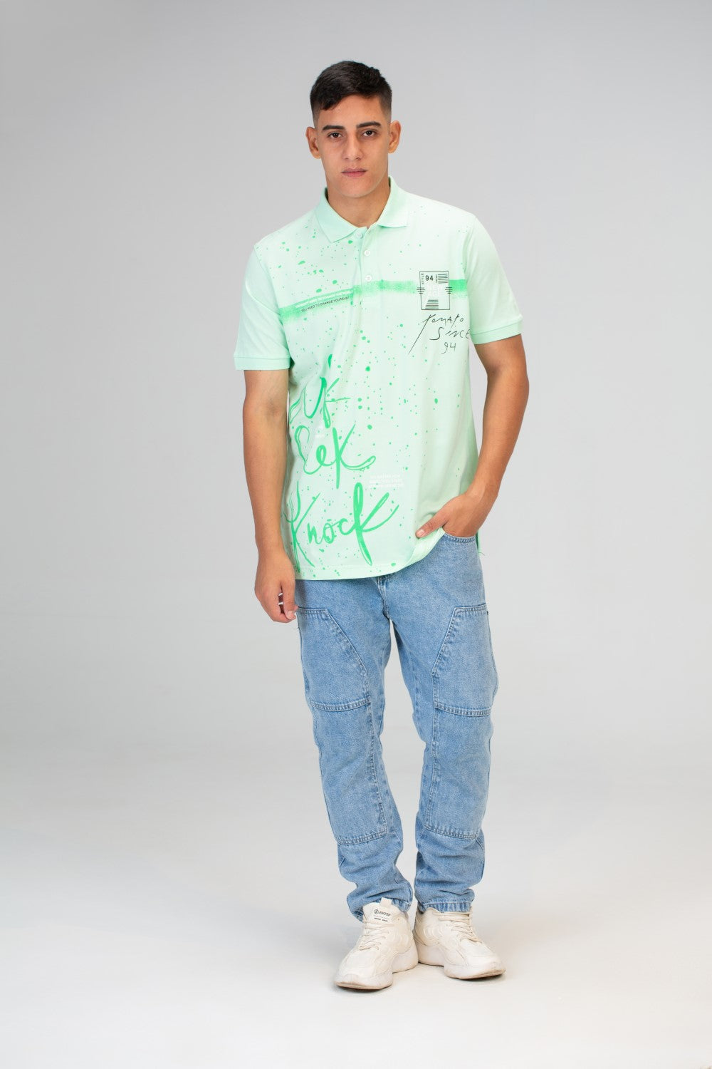 تيشيرت بولو بأكمام نصفية للرجال Slim Fit مع طبعة أمامية