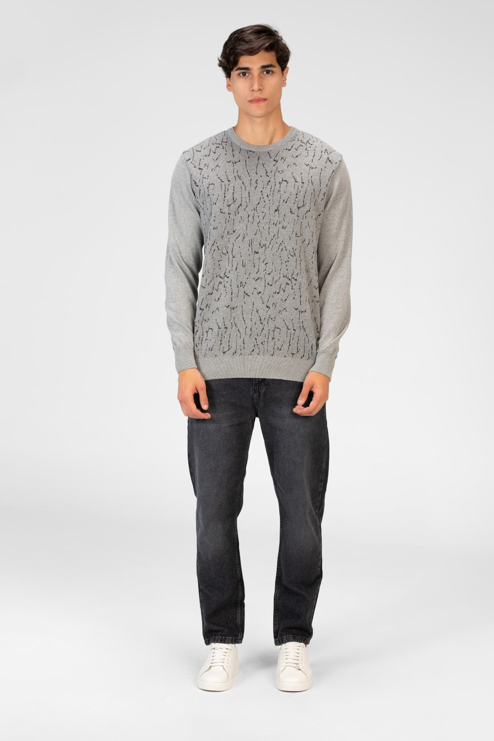 Men's Jakar Pullover With Crew Neck And Long Sleeves
