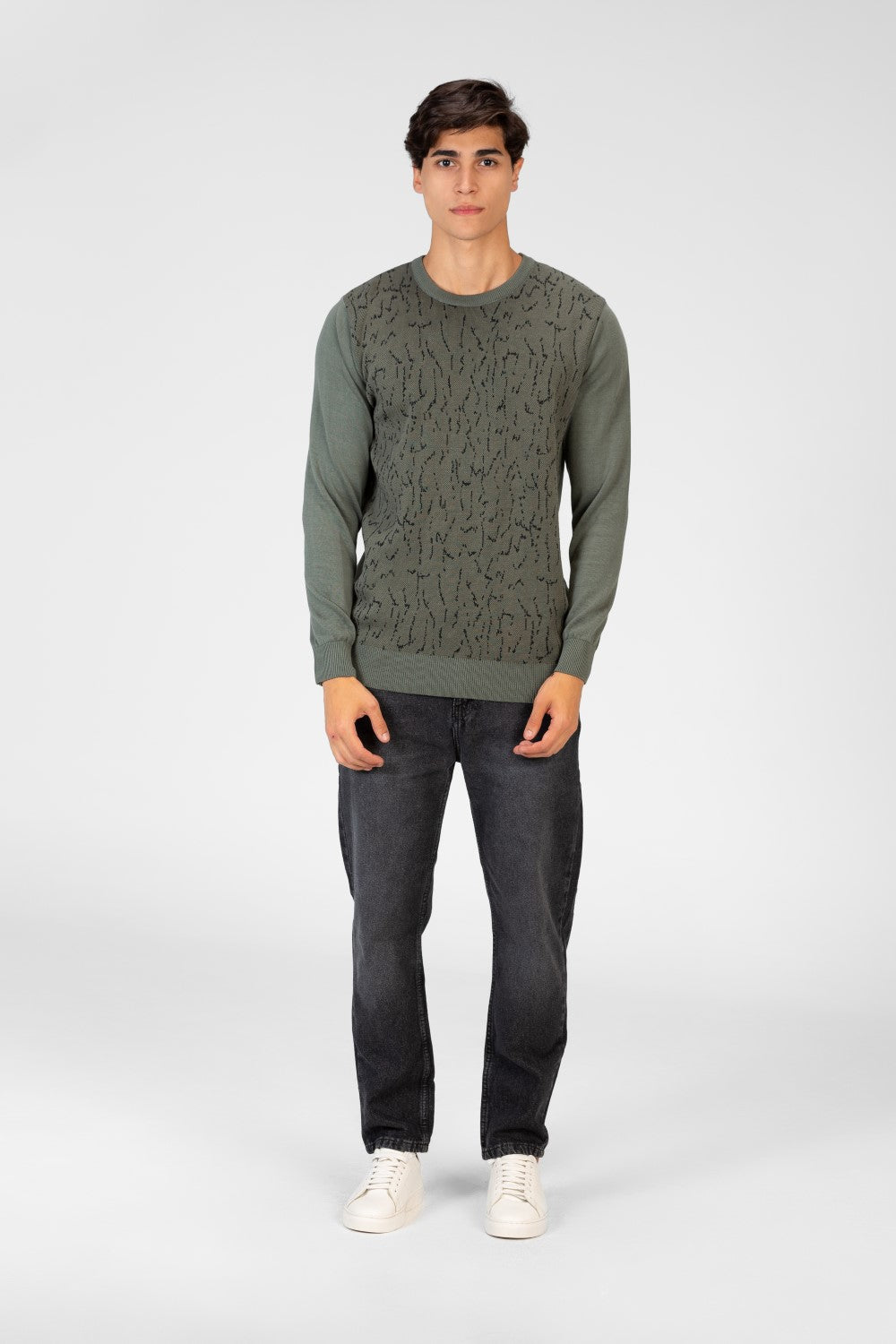 Men's Jakar Pullover With Crew Neck And Long Sleeves
