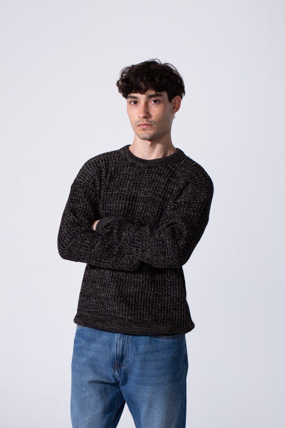 Men's Slim Fit Jakar Cotton Pullover With A Round Neck And Long Sleeves