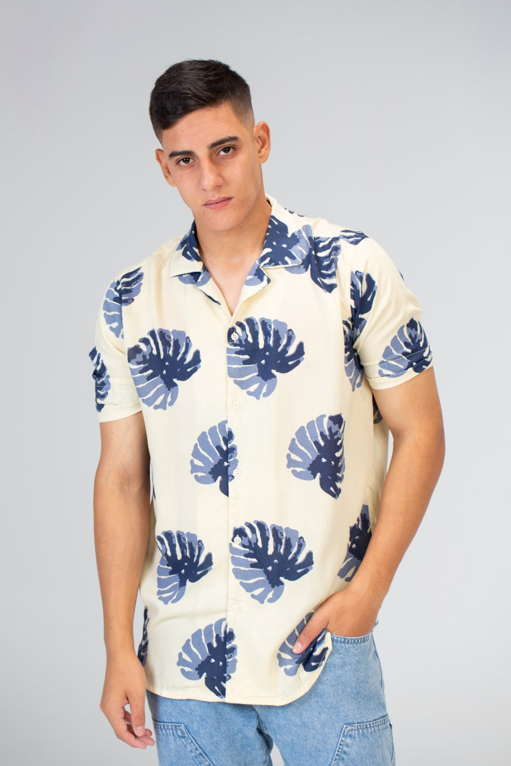 Mens Half Sleeved Slim Fit Shirt In Viscose Cotton