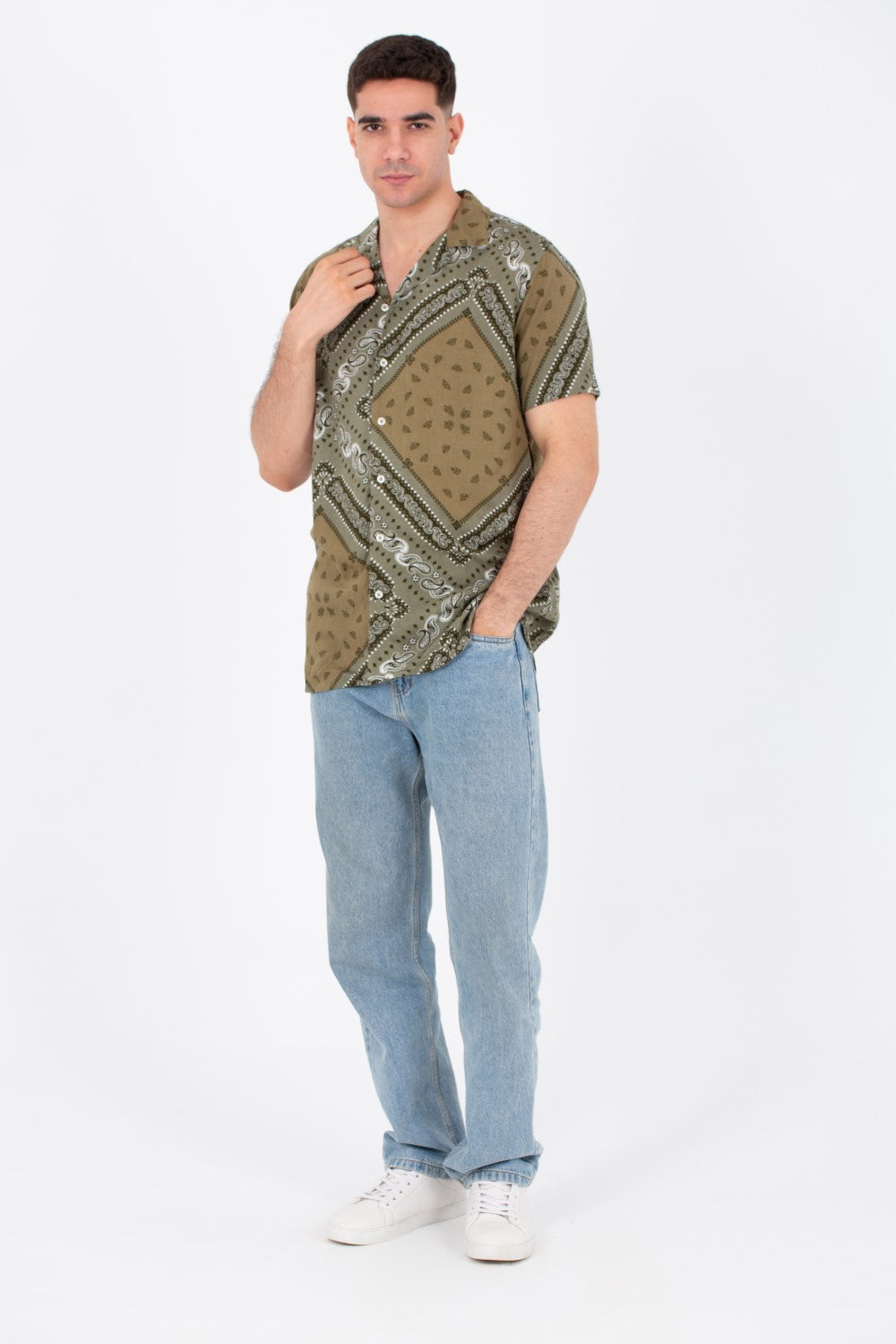 Mens Printed Half Sleeves Jakar Slim Fit Shirt Made Of Cotton Viscose Material