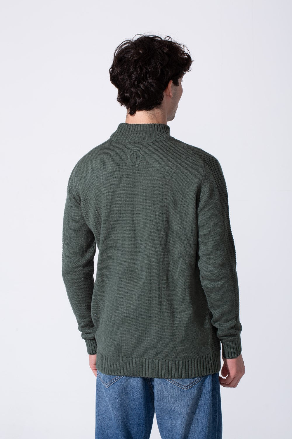 Men's High Quality Slim Fit Long Sleeves Pullover In Breathable Material